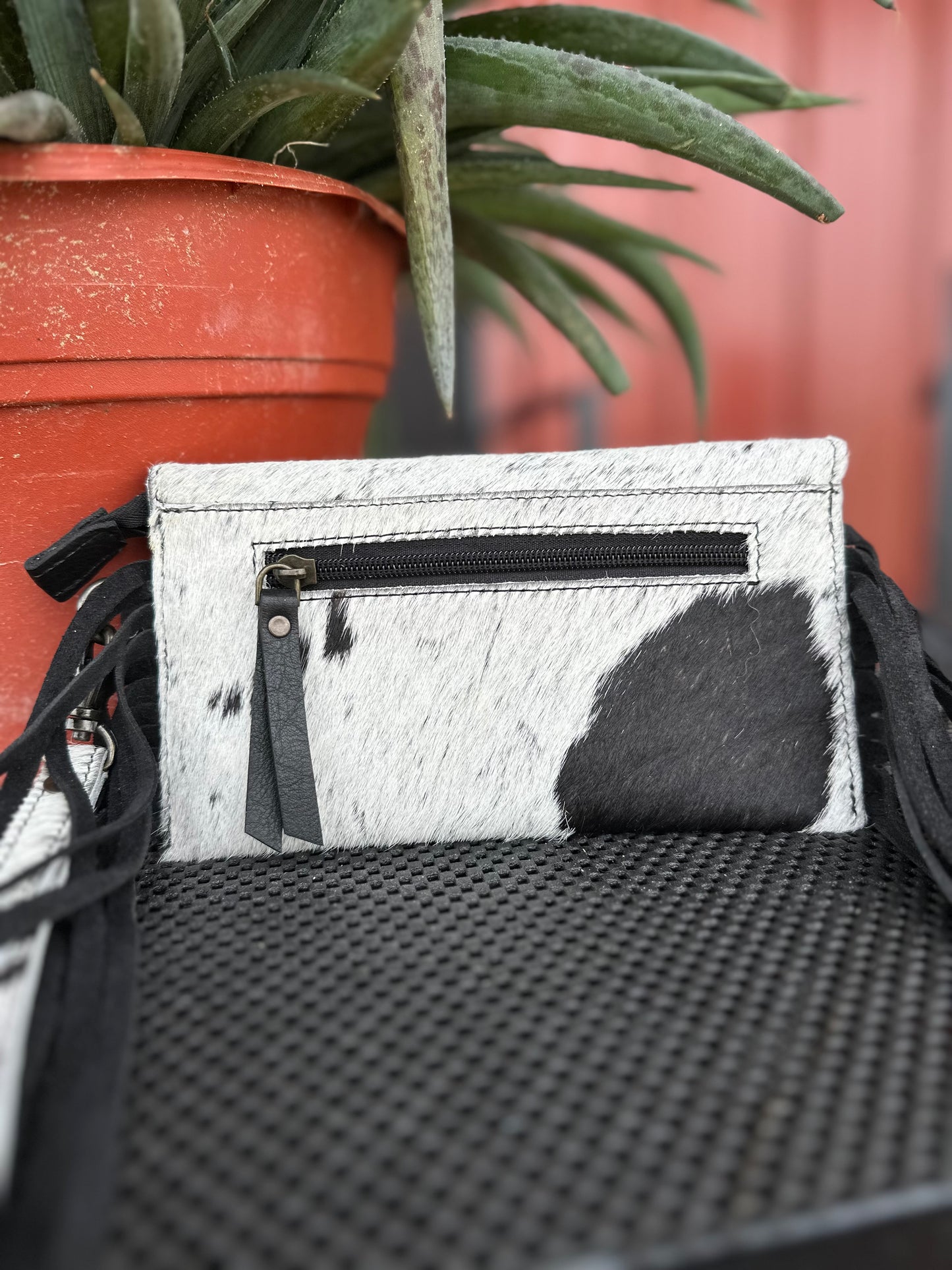 Dust & Daisies Wristlet