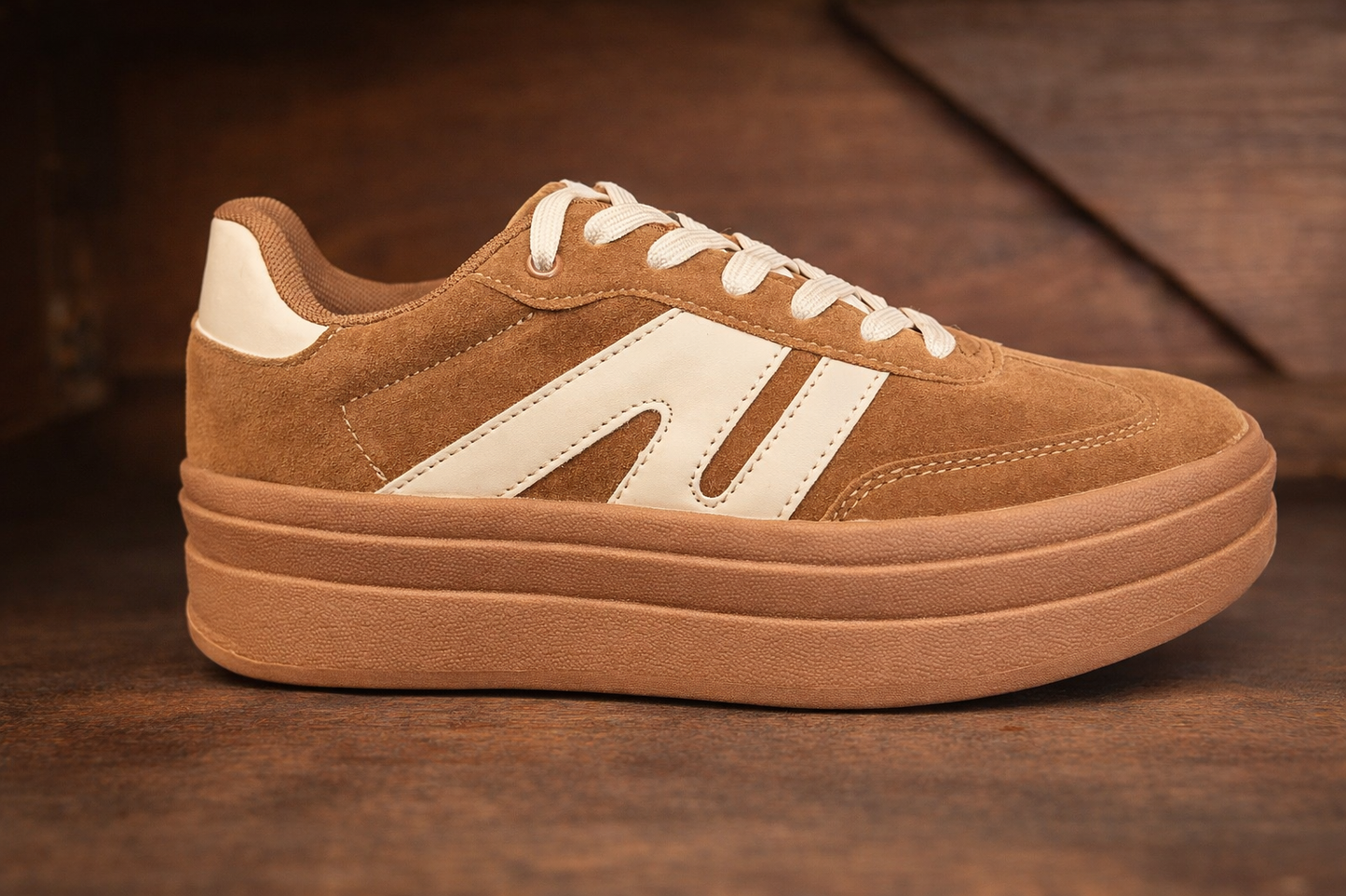 Main Street Sneaker-Tan/Cream