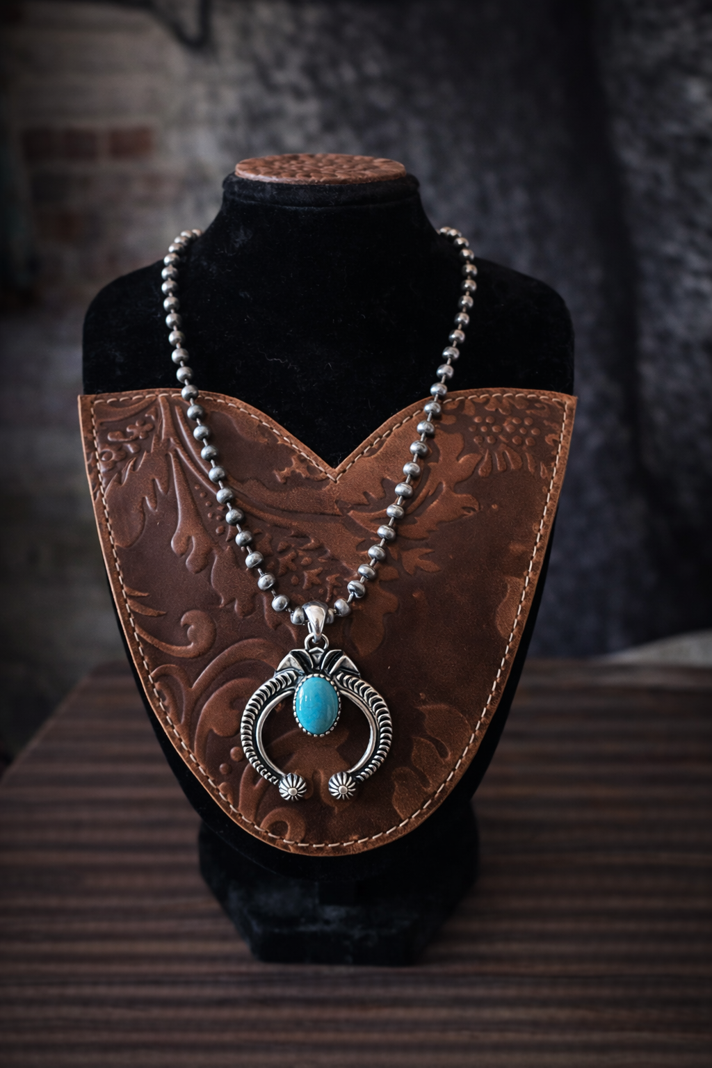 The Mesa Horseshoe Necklace