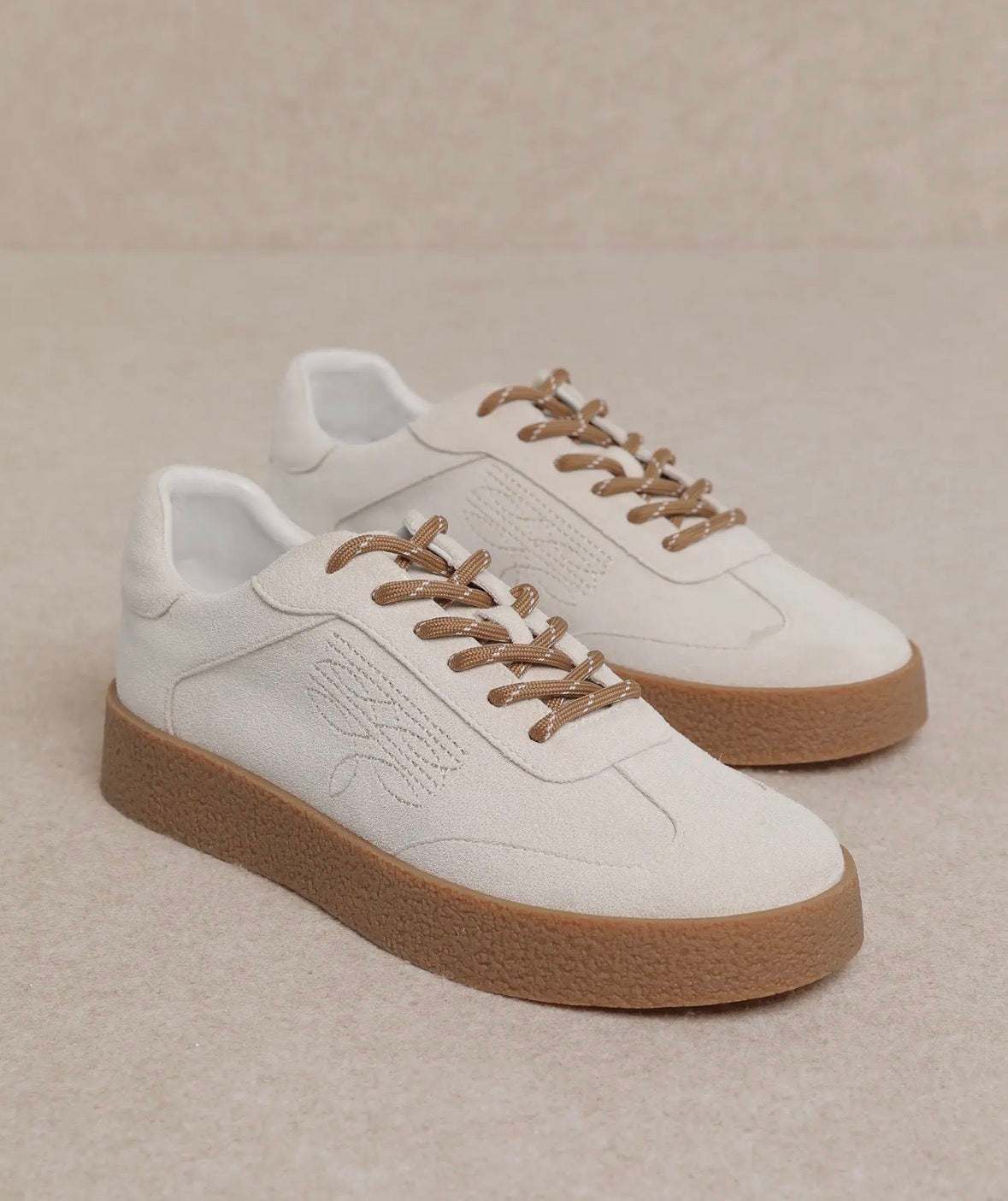 Shelly Sneakers
