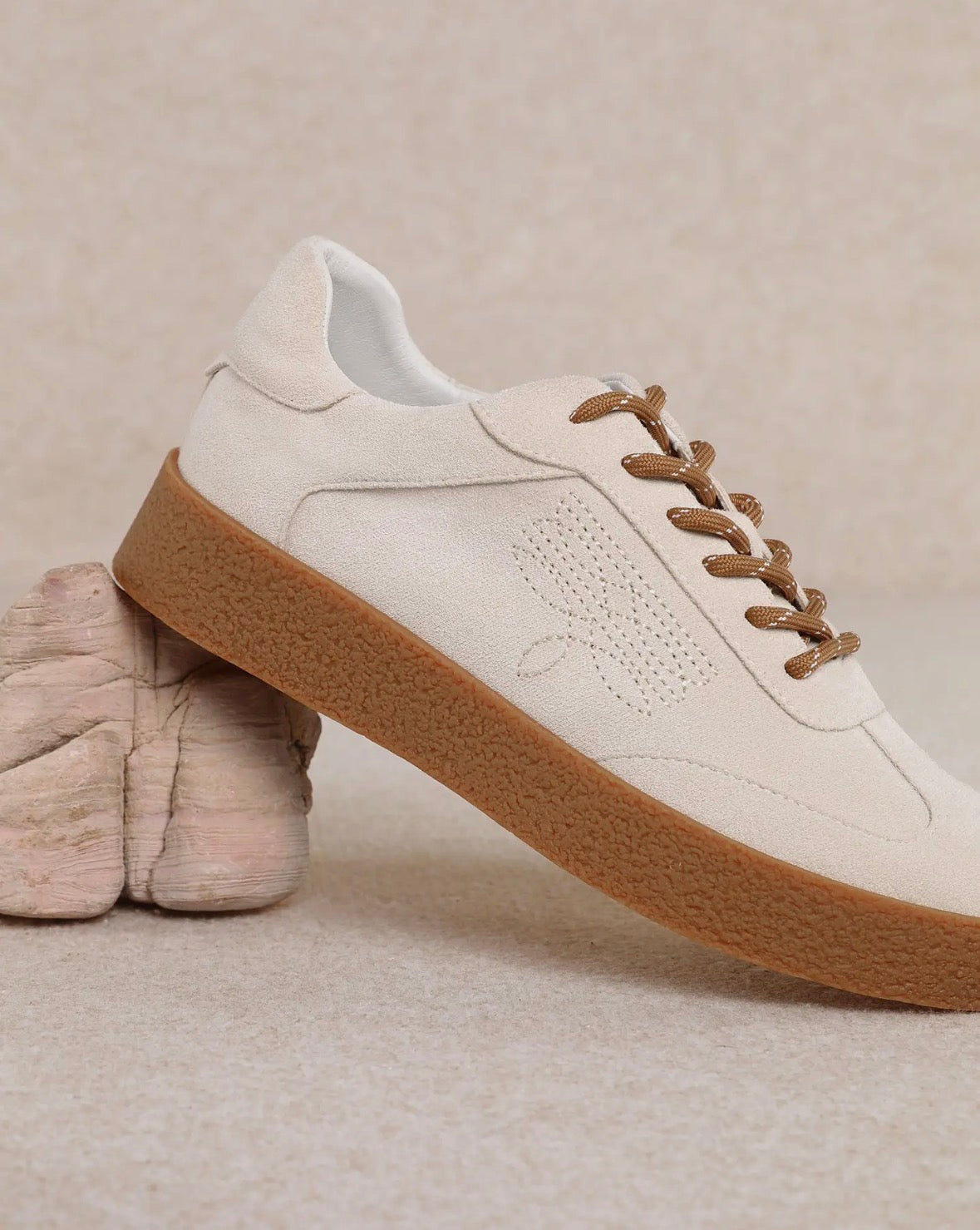 Shelly Sneakers