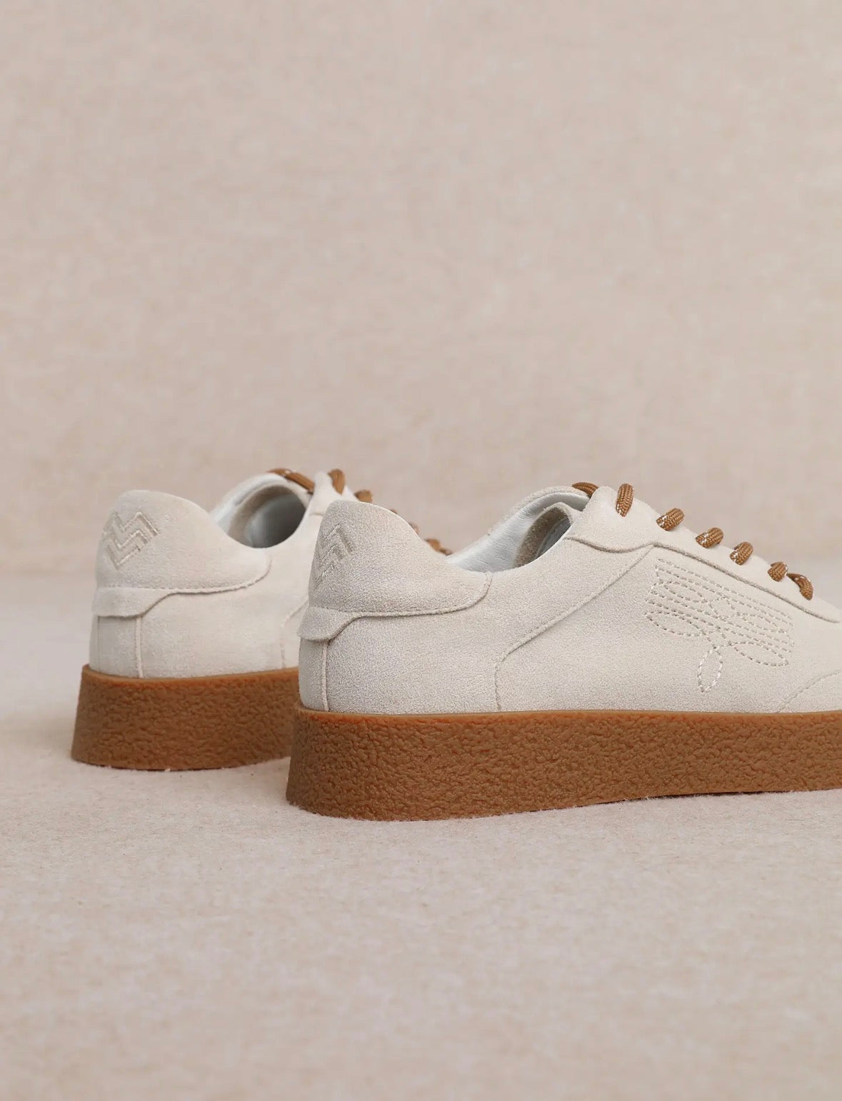 Shelly Sneakers